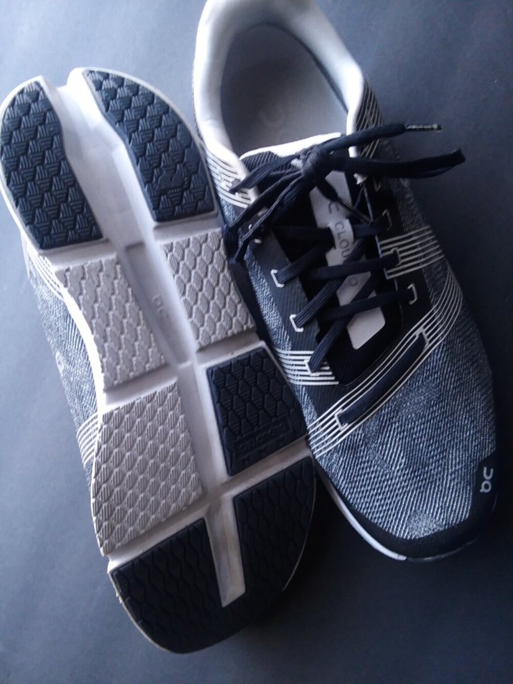 On Cloud Running Trainers Shoes Reflective Trim Logo Runners Gym Beach Work Out - Picture 5 of 13